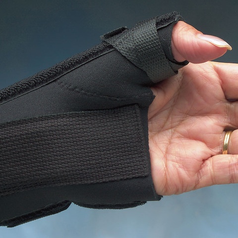 Comfort Cool D-Ring Thumb & Wrist Splint XS Right image 1