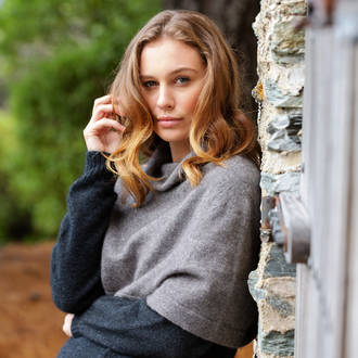 Possum Merino Women's Shoulder Hug