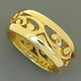 R251 Mens  carved koru band in Yellow Gold