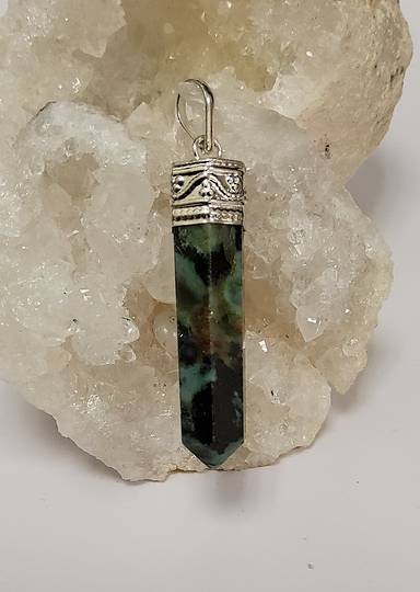 Basic Emerald Crystal Pendant