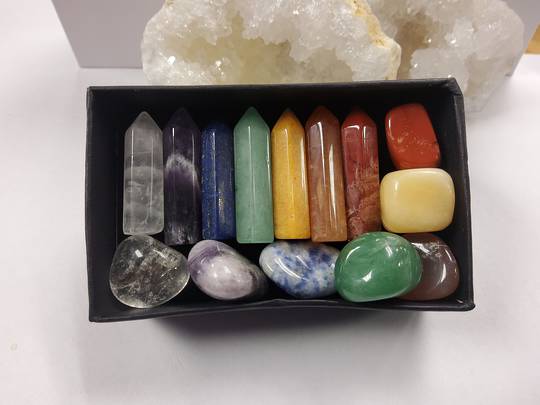 Small Chakra Points and Crystals Set Gift Boxed