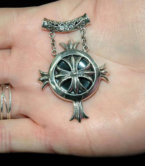 Templar cross onyx pendant