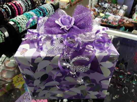 Purple Themed Free Gift Wrapping image 0