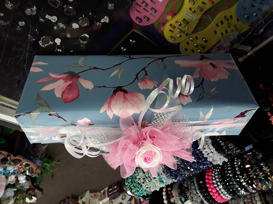 Blues and Pinks Themed Free Gift Wrap image 0