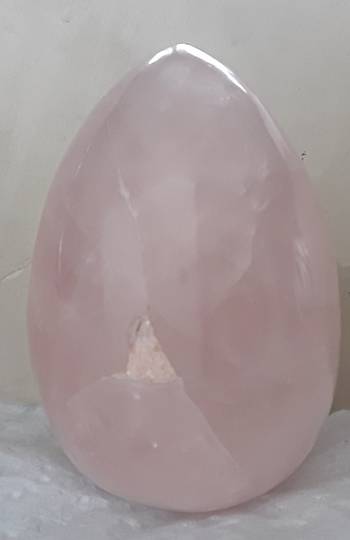 Rose Quartz Crystal Egg R44 image 0