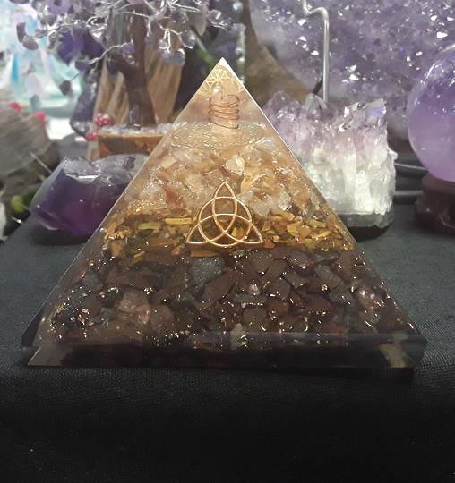 Large Grounding and Clearing Orgonite Pyramid image 0