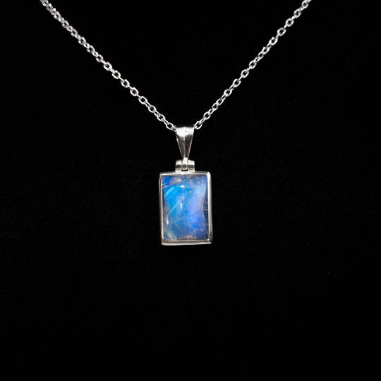 Rainbow Moonstone Silver Pendant