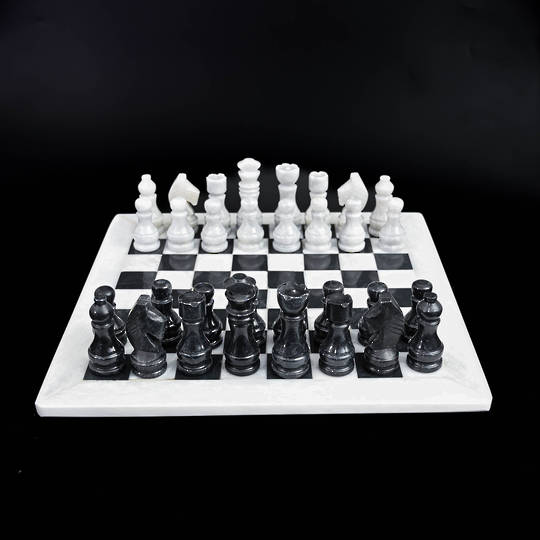 Chess Set Black/White image 0