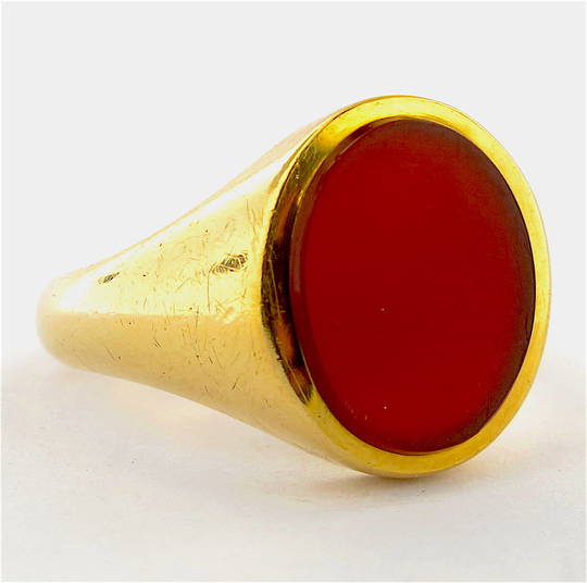 18ct yellow gold british hallmarked carnelian set ring