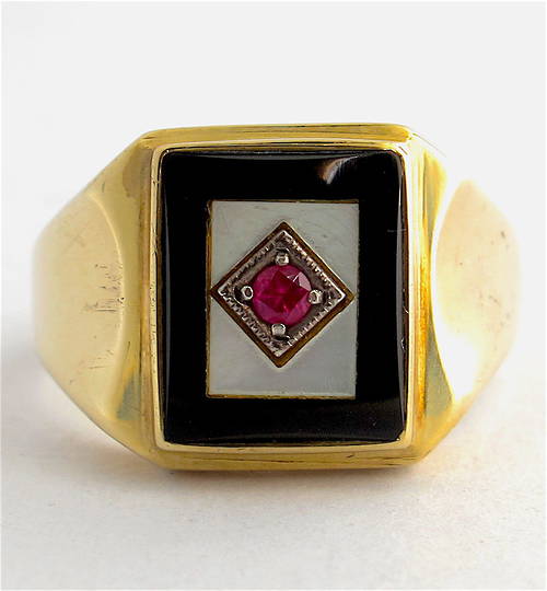 9ct yellow gold onyx, mother of pearl and synthetic ruby ring