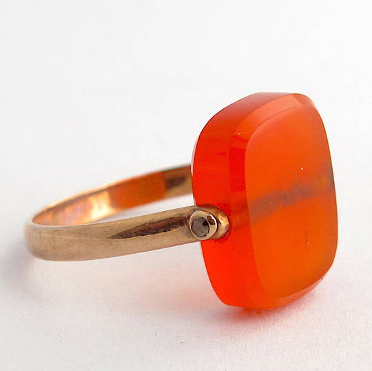 Antique 9ct rose gold carnelian spinner ring