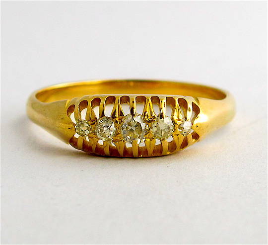 18ct yellow gold antique diamond ring
