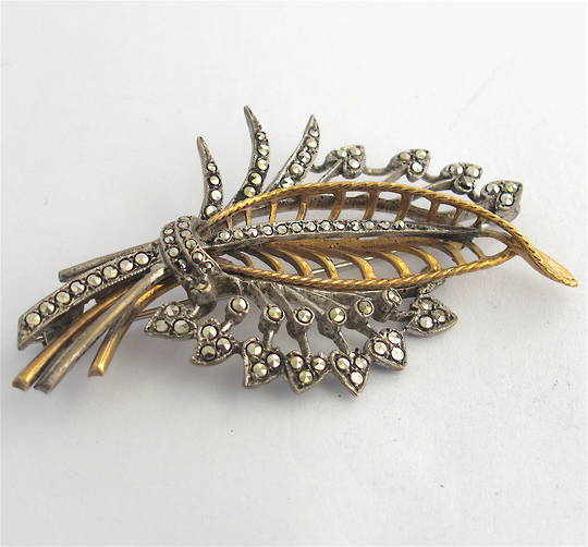 Vintage 9ct yellow gold/sterling silver marcasite set brooch