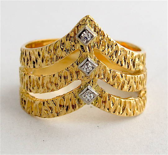 18ct yellow gold fancy diamond set dress ring
