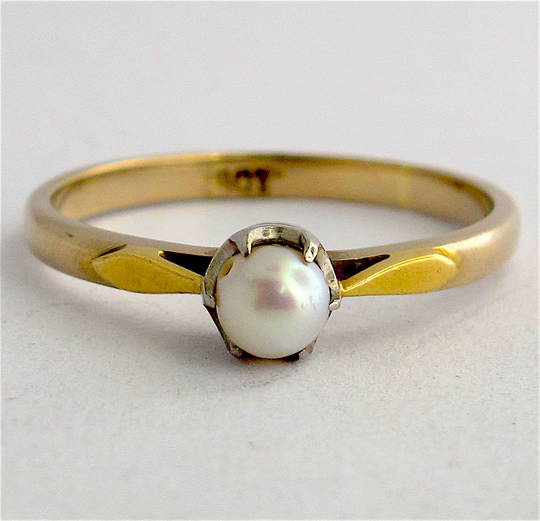 9ct yellow gold pearl ring