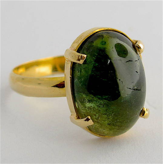 18ct yellow gold green tourmaline ring