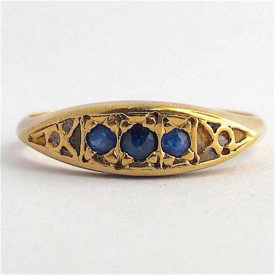 9ct yellow gold vintage style sapphire dress ring