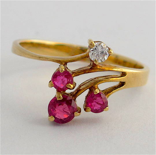 14ct yellow gold ruby and diamond ring