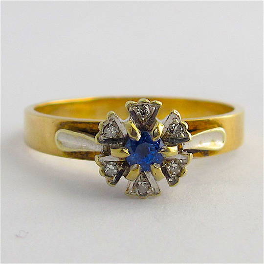 9ct yellow & white gold sapphire and diamond ring