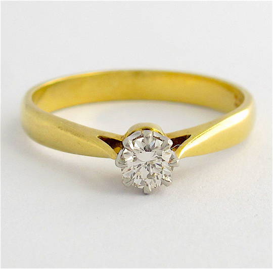 18ct yellow gold and platinum diamond solitaire ring