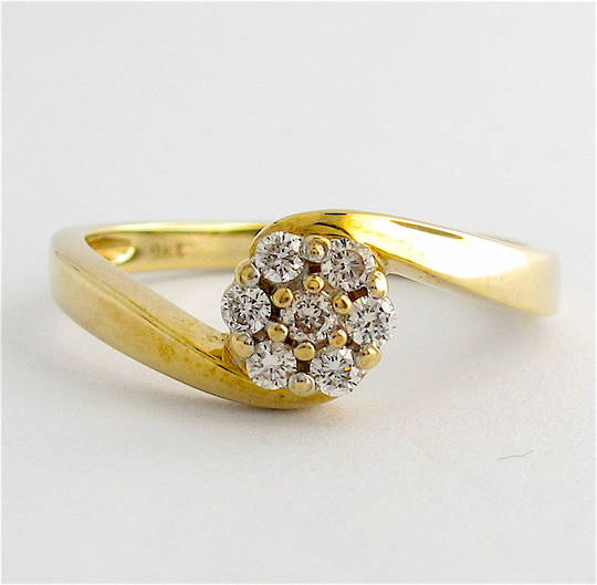 9ct yellow gold diamond cluster style ring