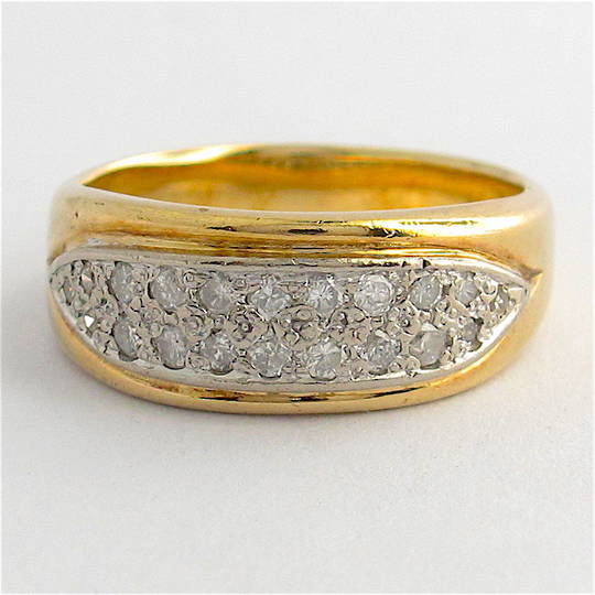 9ct yellow gold diamond ring