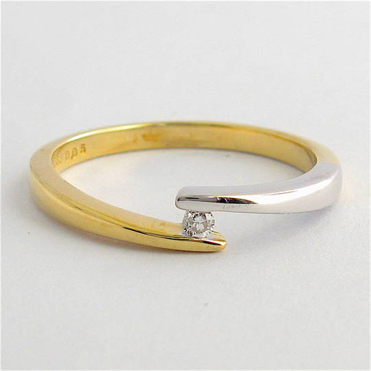14ct bi-tonal gold solitaire diamond fancy ring