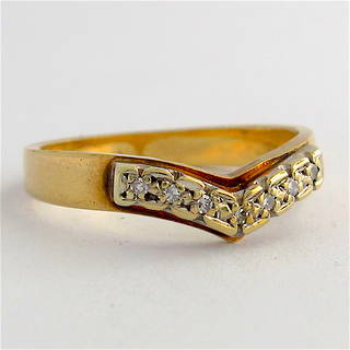 9ct yellow & white gold curved vintage wedding band
