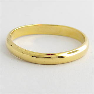 18ct yellow gold rounded band