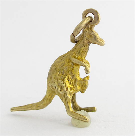 9ct yellow gold Kangaroo and joey charm