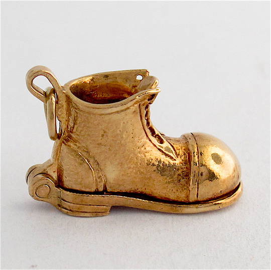 9ct yellow gold boot with horseshoe charm