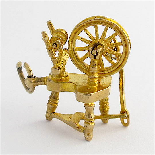 9ct yellow gold spinning wheel charm