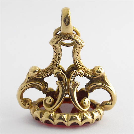 9ct yellow gold antique style carnelian pendant