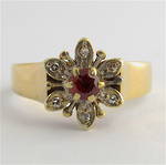 9ct yellow gold garnet and diamond ring