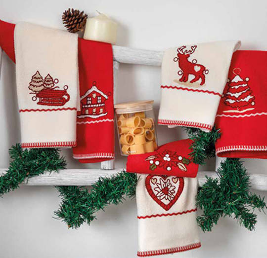 Alpine Xmas Hand Towel