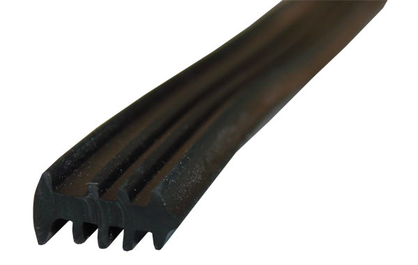 PVC WEDGE RUBBER BLACK - 3.7mm (per m)