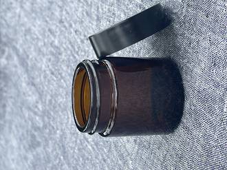 Amber glass pot - black lid: 30ml