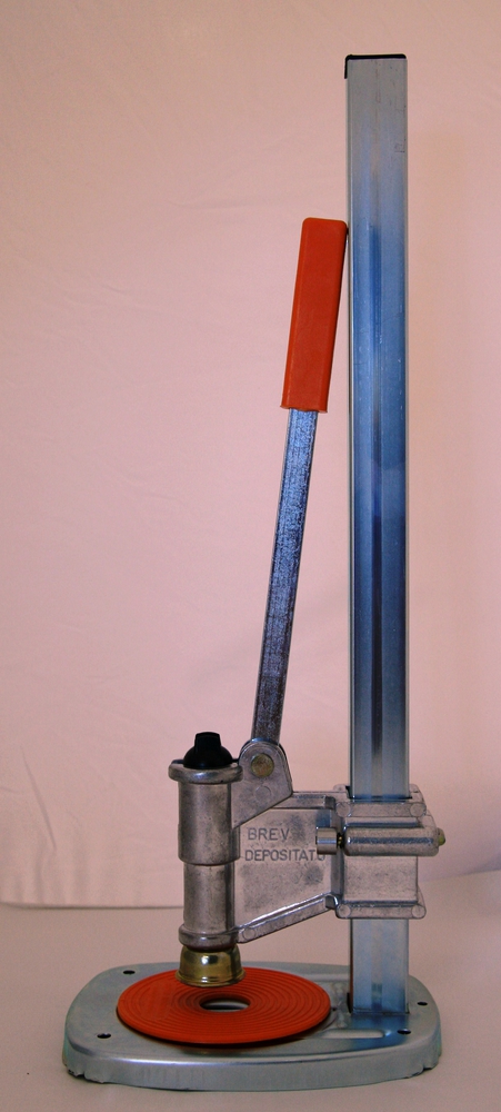 Super Automatica Bench Capper image 0