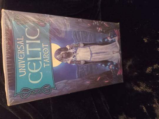 Universal Celtic Tarot (in stock)