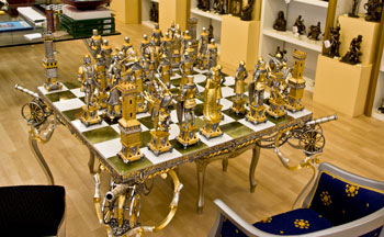 Amazing hand made chess set & table, Italfama