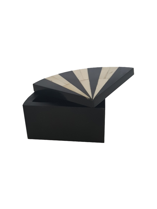 *QUADRANT BLACK AND WHITE BOX 10X15X6CM - MIN 2
