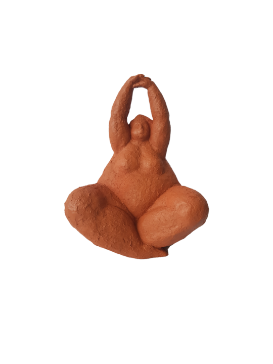 BIG MOMMA SITTING HANDS UP