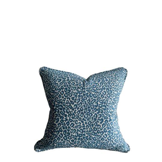 BLUE & WHITE LEOPARD DESIGN CUSHION COVER WITH SELF PIPING