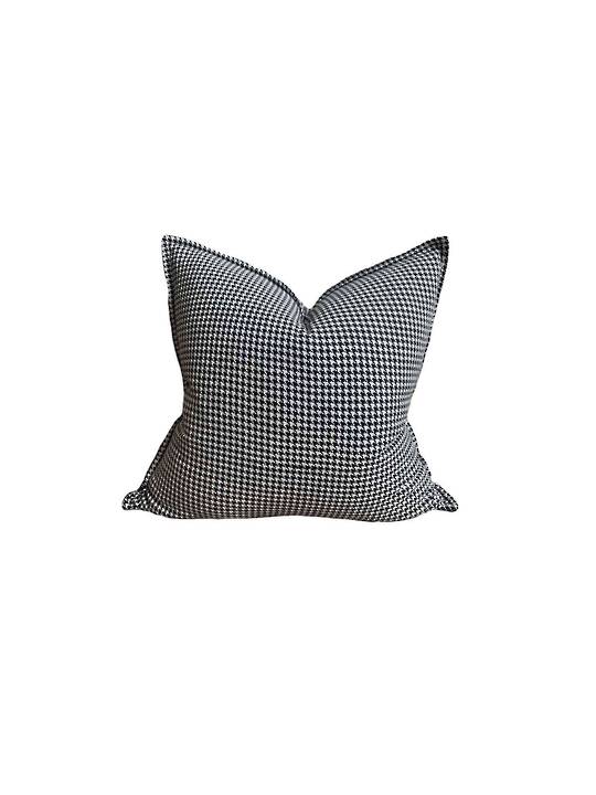 BLACK & WHITE HOUNDSTOOTH CUSHION COVER WITH 1CM FLANGE