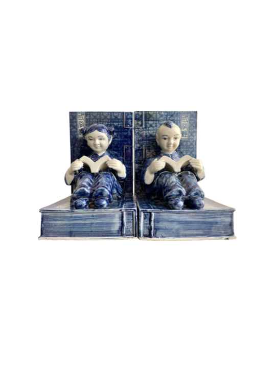 BLUE & WHITE FIURINE BOOKENDS 2/SET