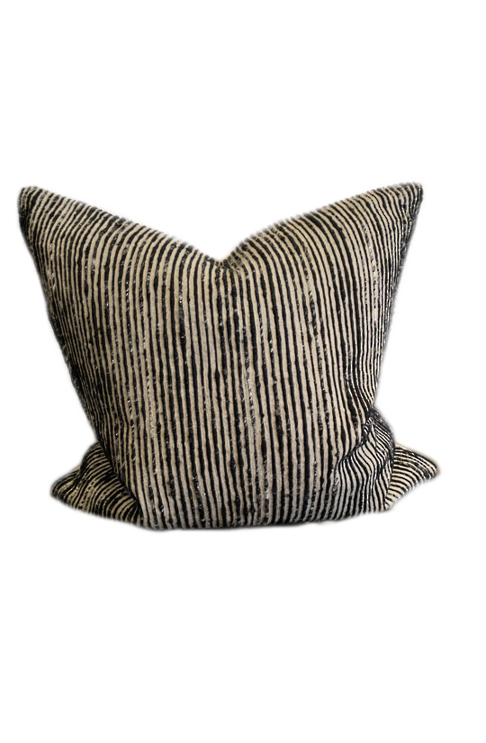 *PILLOW LOLOI P0242 BLACK/MULTI - COVER ONLY