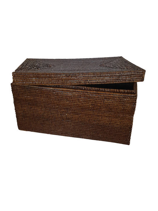 LARGE TRUNK WITH LID
