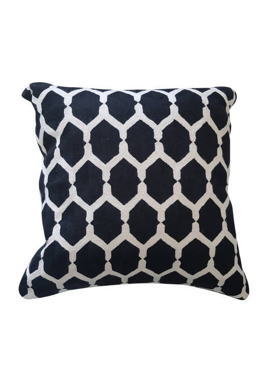 CUSHION COVER BLACK/WHITE CHAIN