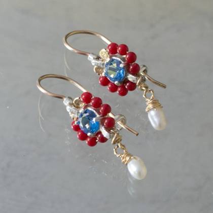 Earrings Flower mini red coral & blue crystal - n° 360 (sold out)