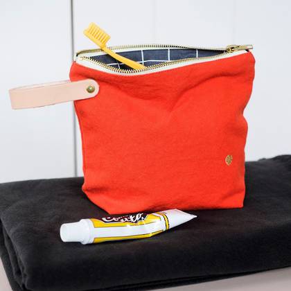 Toiletry Bag Medium - Tangerine (sold out)